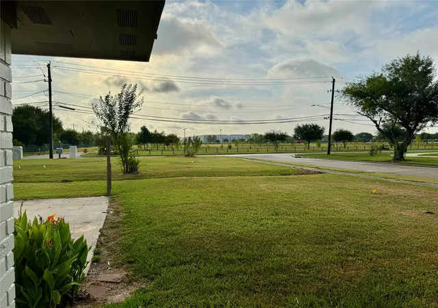 4th image of 6321 Apache Dr, Pasadena, TX 77503 | MLS# 28535663