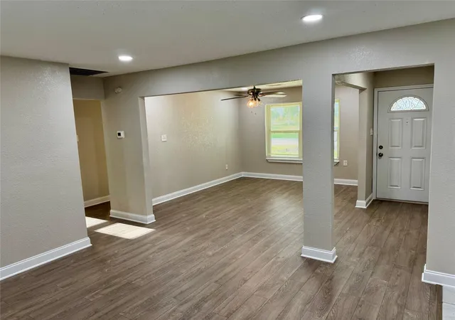 5th image of 6321 Apache Dr, Pasadena, TX 77503 | MLS# 28535663