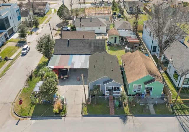 1st image of 1414 Moody St, Houston, TX 77009 | MLS# 31139137