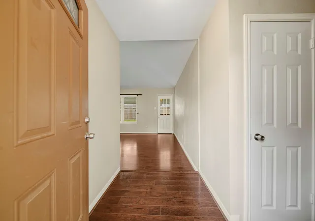 4th image of 2708 Shady Creek Dr, Pearland, TX 77581 | MLS# 73984616