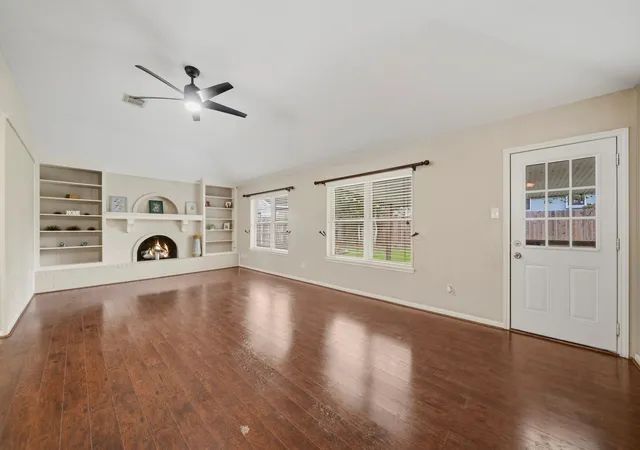 5th image of 2708 Shady Creek Dr, Pearland, TX 77581 | MLS# 73984616