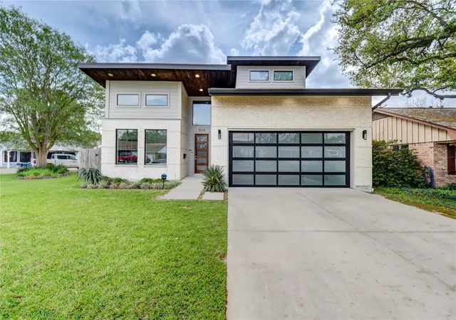 Photo 3 of Sale Pending at 5119 Georgi Ln, Houston, TX 77092 | MLS# 63882864 | Listing updated on 2026-09-13