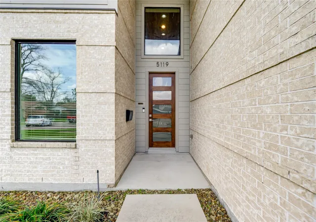 Photo 4 of Sale Pending at 5119 Georgi Ln, Houston, TX 77092 | MLS# 63882864 | Listing updated on 2026-09-13