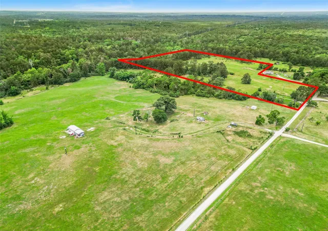 2nd image of 165 Davidson Rd, Huntsville, TX 77320 | MLS# 87843786