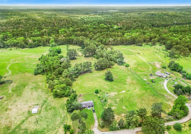 Photo 3 of Sale Pending at 165 Davidson Rd, Huntsville, TX 77320 | MLS# 87843786 | Listing updated on 2026-08-31