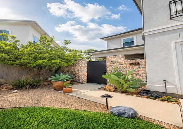 Photo 2 of Single family home for sale at 1948 Carrollton Ml Dr, Spring, TX 77380 | MLS# 93171589 | Listing updated on 2026-09-12