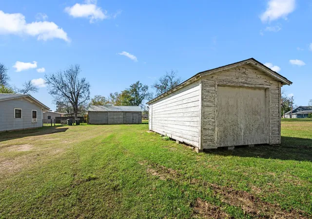 Homes for sale in Columbus, TX | 209 3rd Ave, Columbus, TX 78934 | MLS# 37355213