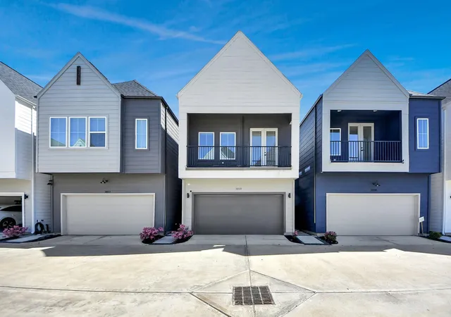 2nd image of 3010 Jensen Springs Ln, Houston, TX 77026 | MLS# 89518732