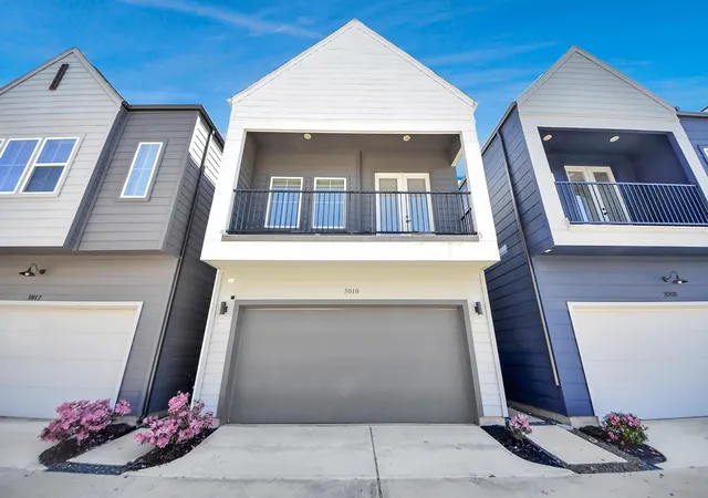 4th image of 3010 Jensen Springs Ln, Houston, TX 77026 | MLS# 89518732