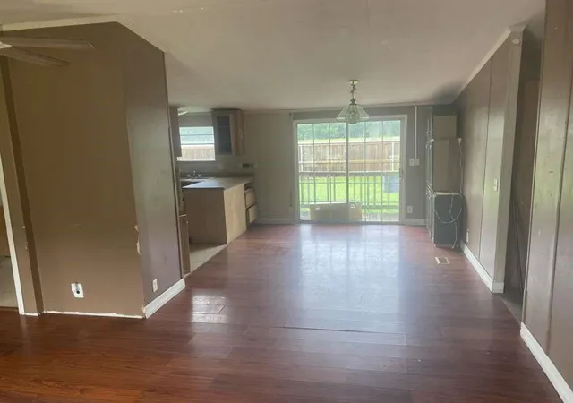 Photo 3 of Single family home for sale at 16400 Hl Country Dr, Conroe, TX 77302 | MLS# 91425694 | Listing updated on 2026-07-03