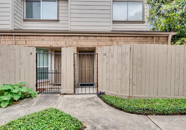 4th image of 1829 Augusta Dr #10, Houston, TX 77057 | MLS# 66643316