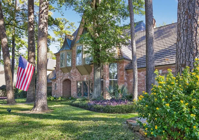 Photo 2 of Single family home for sale at 8807 Chelmsford Ln, Spring, TX 77379 | MLS# 18632118 | Listing updated on 2026-09-21