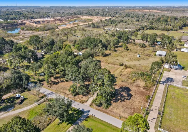 Photo 4 of Single family home for sale at 676 Evergreen St, Fresno, TX 77545 | MLS# 18941818 | Listing updated on 2026-04-30