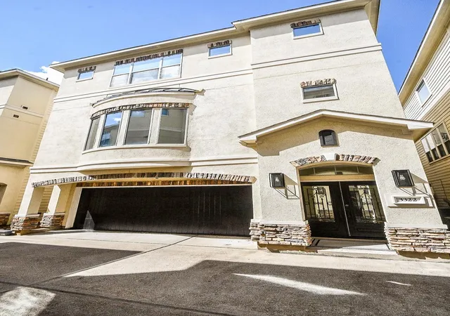 Photo 3 of Single family home for sale at 3322 Chenevert St, Houston, TX 77004 | MLS# 25472081 | Listing updated on 2026-09-09