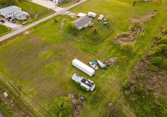 3rd image of 230 22Nd St, Dickinson, TX 77539 | MLS# 44398741