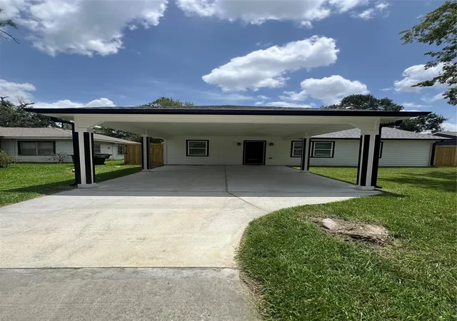 Photo 2 of Single family home for sale at 7613 Lady St, Houston, TX 77021 | MLS# 91440593 | Listing updated on 2026-03-27