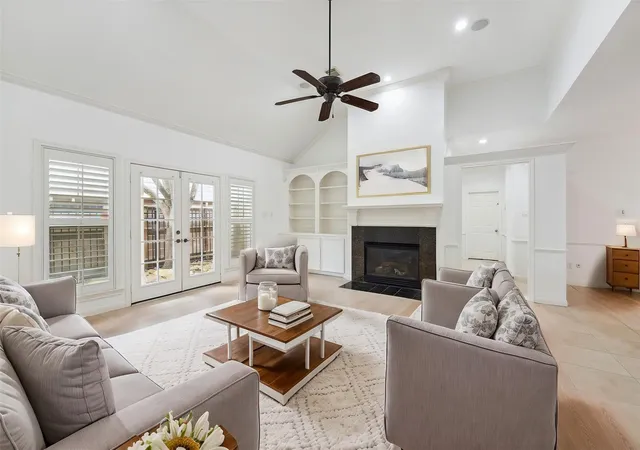 Photo 3 of Single family home for sale at 9323 Olathe St, Houston, TX 77055 | MLS# 77510470 | Listing updated on 2026-08-03