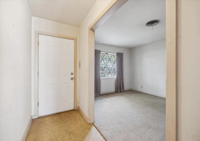 Photo 3 of Sale Pending at 11515 Oak Trl, Austin, TX 78753 | MLS# 25674073 | Listing updated on 2026-07-30