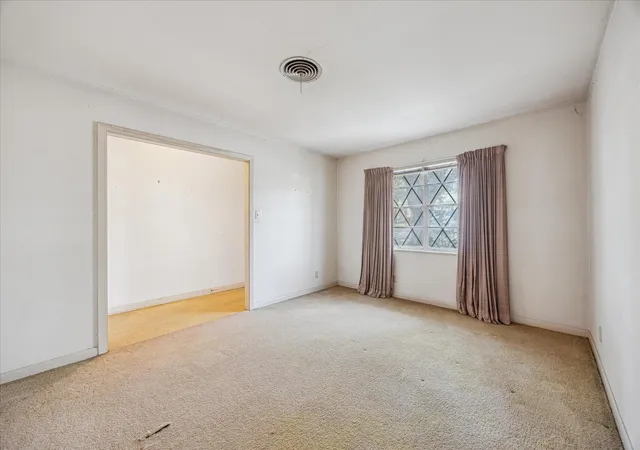 Photo 4 of Sale Pending at 11515 Oak Trl, Austin, TX 78753 | MLS# 25674073 | Listing updated on 2026-07-30