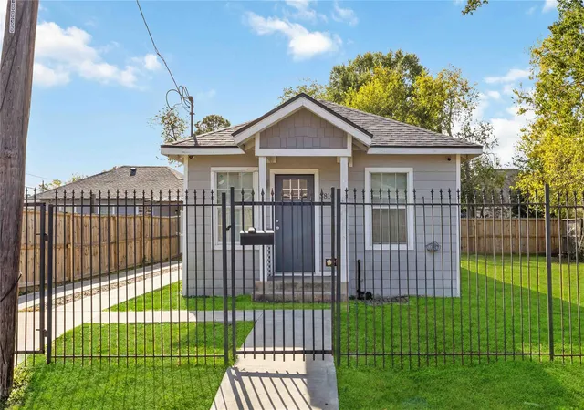 1st image of 3810 Rawley St, Houston, TX 77020 | MLS# 45773508