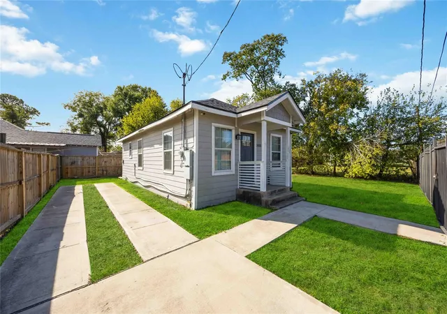 Photo 3 of Multi family home for sale at 3810 Rawley St, Houston, TX 77020 | MLS# 45773508 | Listing updated on 2026-08-22