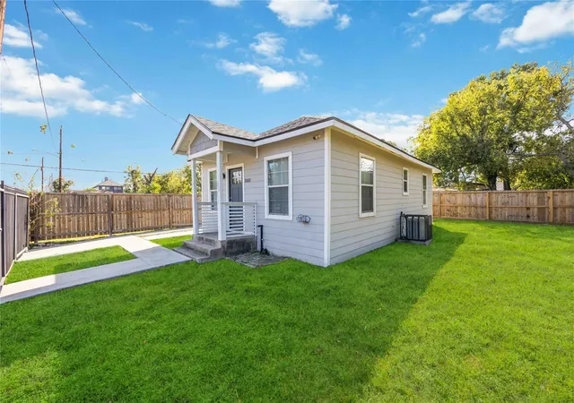Photo 4 of Multi family home for sale at 3810 Rawley St, Houston, TX 77020 | MLS# 45773508 | Listing updated on 2026-08-22