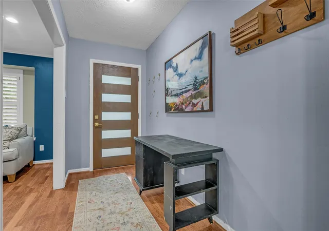 5th image of 947 Thornton Rd, Houston, TX 77018 | MLS# 34676310