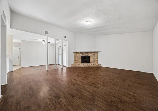 Photo 3 of Single family home for sale at 15627 Summer Briar Ct, Missouri City, TX 77489 | MLS# 78966243 | Listing updated on 2026-08-04