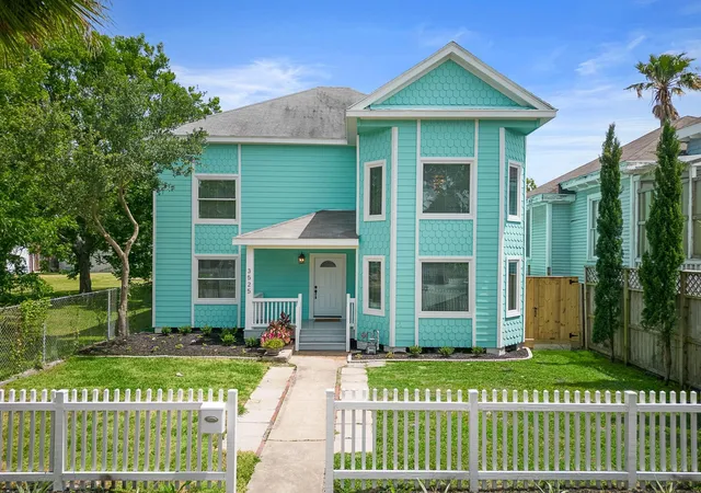 Photo 1 of Single family home for sale at 3525 O Ave, Galveston, TX 77550 | MLS# 54096977 | Listing updated on 2026-04-03