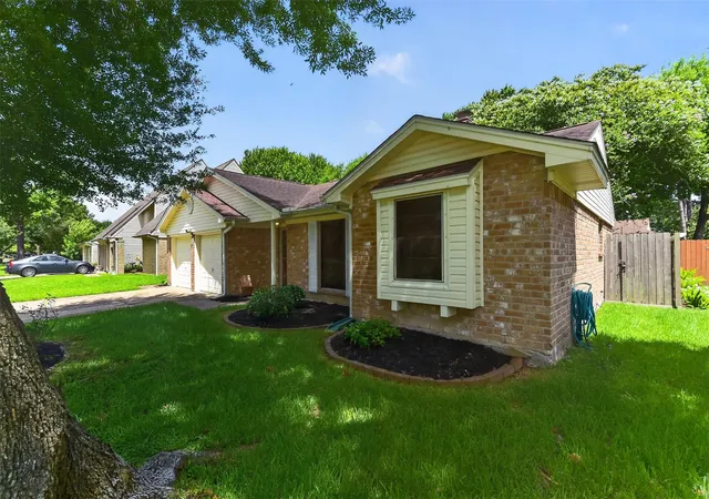 image of 16019 Mill Point Dr, Houston, TX 77059 | MLS# 26934373