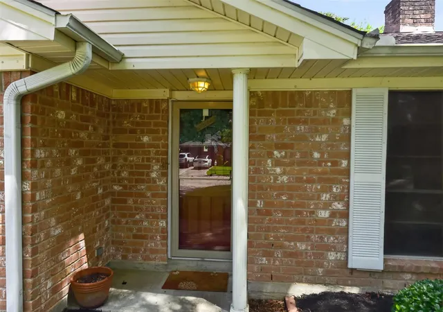 image of 16019 Mill Point Dr, Houston, TX 77059 | MLS# 26934373