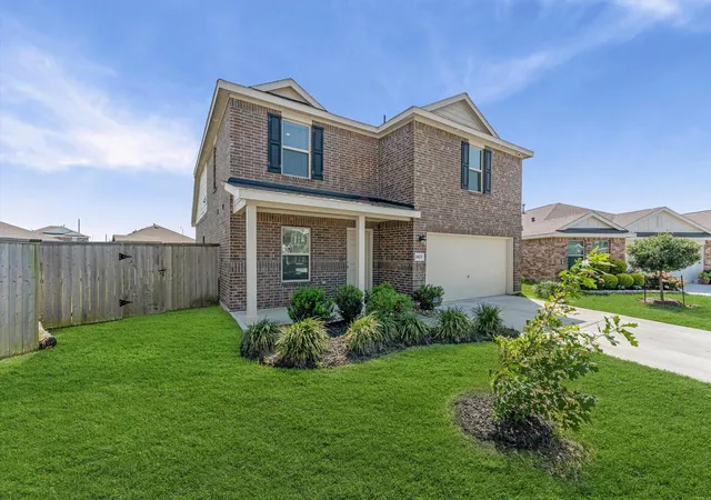 Photo 3 of Sale Pending at 9803 Wembley Vista Ct, Baytown, TX 77521 | MLS# 41491373 | Listing updated on 2026-09-15