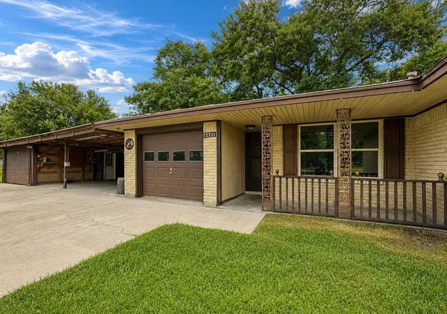 Photo 4 of Single family home for sale at 12711 Britt Rd, Pearland, TX 77581 | MLS# 50896038 | Listing updated on 2026-08-29