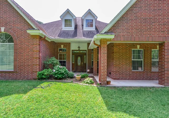 Homes for sale in Old River Winfree, TX | 15524 Jim Branch Rd, Old River Winfree, TX 77535 | MLS# 85427102