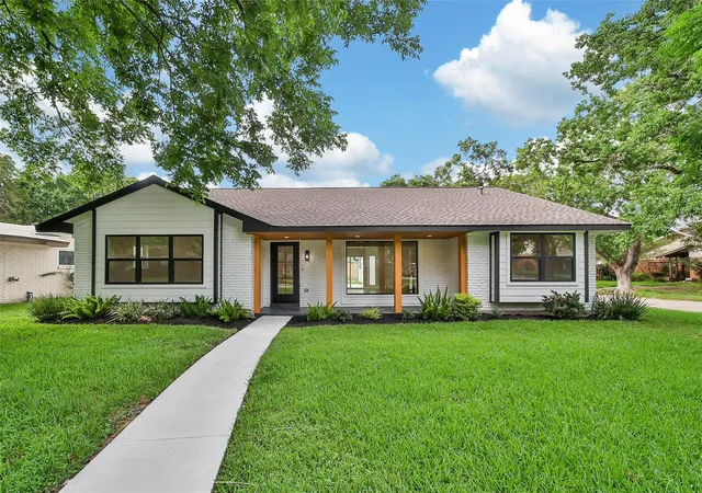 1st image of 5102 Kinglet St, Houston, TX 77035 | MLS# 74123062