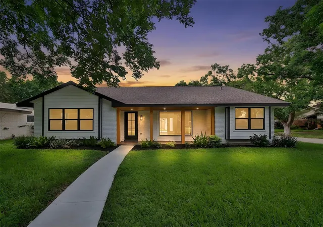 2nd image of 5102 Kinglet St, Houston, TX 77035 | MLS# 74123062