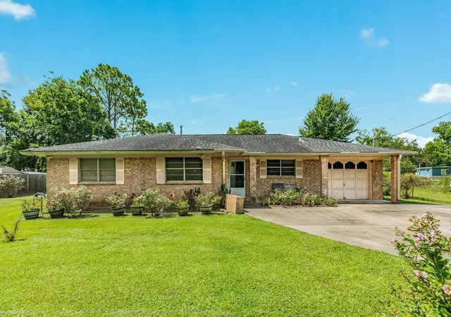 Homes for sale in Brazoria, TX | 409 Red Oak St, Brazoria, TX 77422 | MLS# 83259337