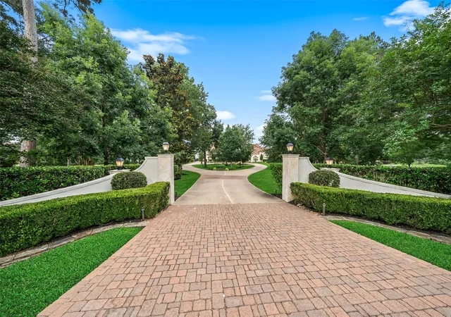 Photo 3 of Mansion for sale at 11322 Harbor Breeze Dr, Montgomery, TX 77356 | MLS# 5407620 | Listing updated on 2026-08-17