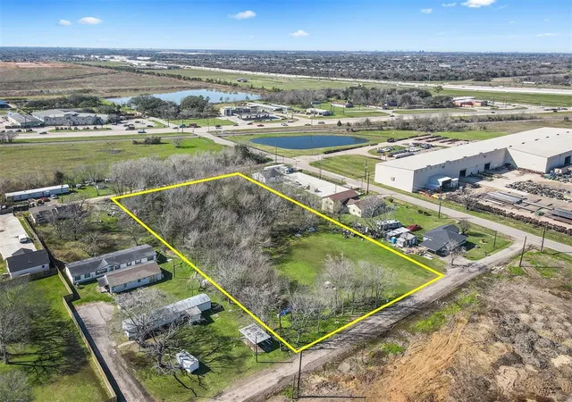 Photo 2 of Land for sale at 0 Riley St, Houston, TX 77047 | MLS# 30091150 | Listing updated on 2026-08-24