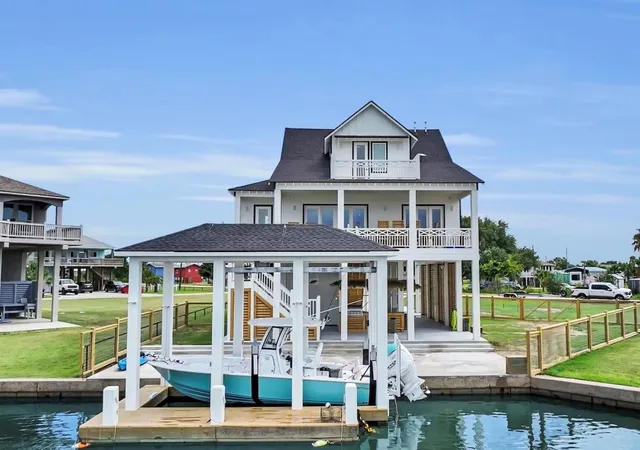Photo 1 of Single family home for sale at 1060 Waterways Dr, Port Bolivar, TX 77650 | MLS# 18356327 | Listing updated on 2026-08-12