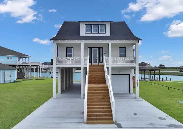 Photo 2 of Single family home for sale at 1060 Waterways Dr, Port Bolivar, TX 77650 | MLS# 18356327 | Listing updated on 2026-08-12