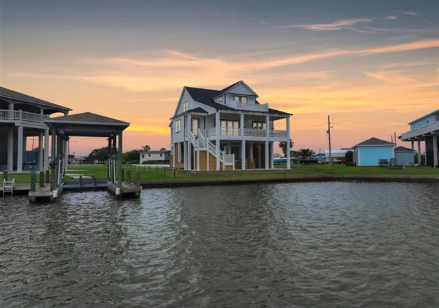Photo 3 of Single family home for sale at 1060 Waterways Dr, Port Bolivar, TX 77650 | MLS# 18356327 | Listing updated on 2026-08-12