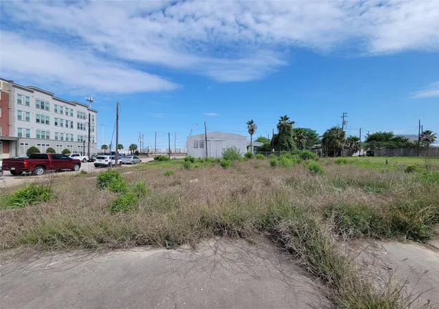 1st image of 1424 Strand St, Galveston, TX 77550 | MLS# 70599129