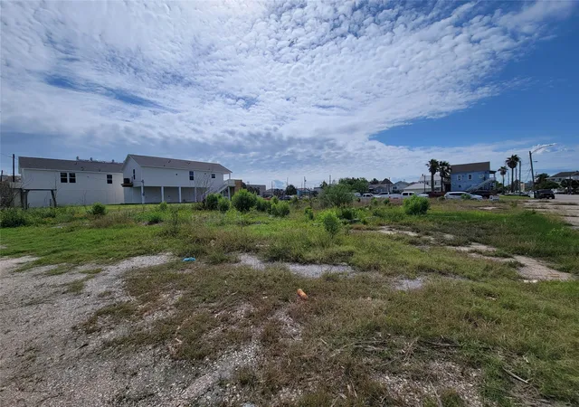 Photo 3 of Land for sale at 1424 Strand St, Galveston, TX 77550 | MLS# 70599129 | Listing updated on 2026-03-25