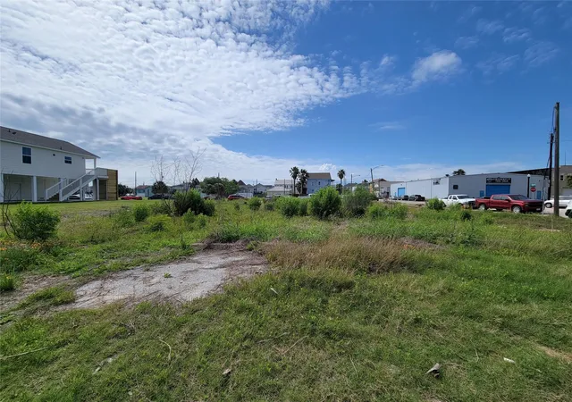 Photo 3 of Land for sale at 1424 Strand St, Galveston, TX 77550 | MLS# 70599129 | Listing updated on 2026-03-25