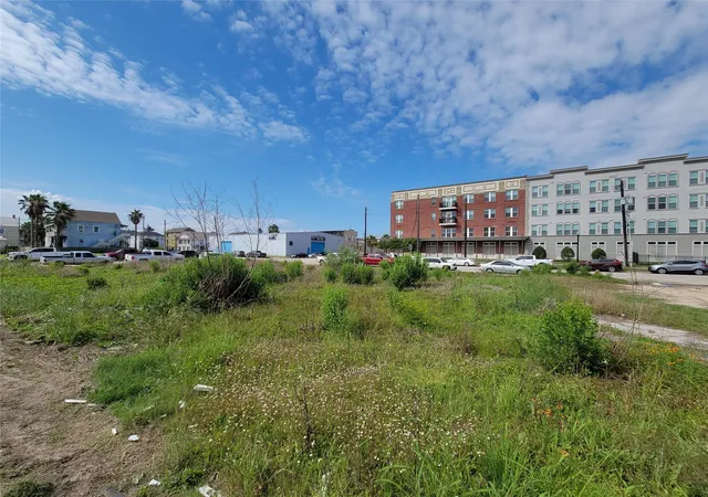 Photo 4 of Land for sale at 1424 Strand St, Galveston, TX 77550 | MLS# 70599129 | Listing updated on 2026-03-25