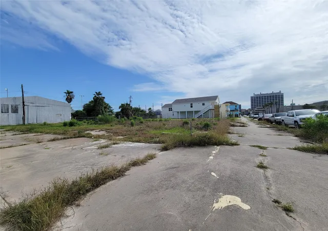 8th image of 1424 Strand St, Galveston, TX 77550 | MLS# 70599129