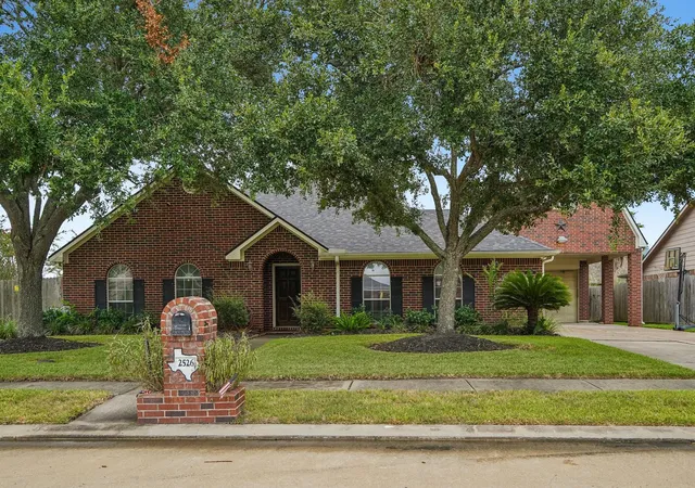 1st image of 2526 Purple Horse Dr, League City, TX 77573 | MLS# 36822130
