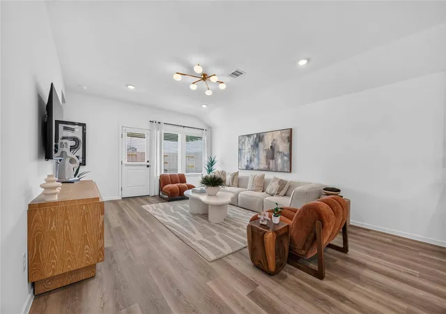 Photo 4 of Single family home for sale at 5214 Greengrass Willow Wy, Houston, TX 77048 | MLS# 68957330 | Listing updated on 2026-08-30