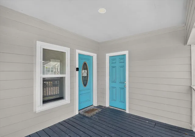 Photo 3 of Single family home for sale at 320 E Murrill St, Baytown, TX 77520 | MLS# 17681432 | Listing updated on 2026-09-09